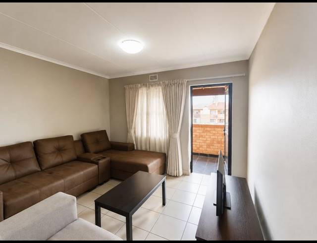 2 BEDROOM APARTMENT FOR SALE IN HEUWELOORD